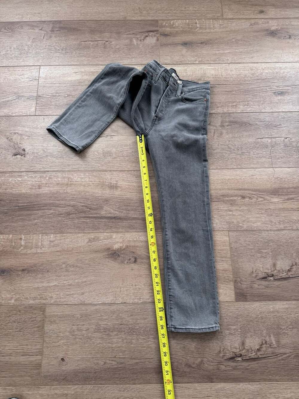Levi’s Wedgie Straight High Rise Gray Jeans Size 26 Vintage Wash - Picture 6 of 10